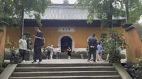 国清寺游玩，里面不让拍照，里面有个玉佛看起来很值钱