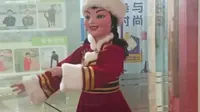 快看！小木偶“斯琴”跳舞啦！ 中国木偶艺术剧院博物馆里的#木偶活了！