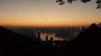 重庆南山一棵树，日落比夜景更有感觉