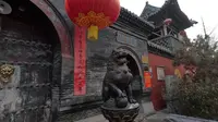 【步行太原】崇善寺 - 太原香火最旺的寺庙，即便一直维修了多年，依然每天有很多人许愿和还愿 ，在寺院里凝聚了大量的儒道释融合的元素 -2024.01