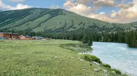 喀纳斯景区哈纳斯新村徒步看喀纳斯河