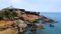 快来惠来滨荷湾细腻的沙滩上一起看海吧！享受凉风习习，倾听海浪激打石头的声音，看看海边的星空 #去看可以治愈一切的大海 #一起看海
