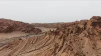 吐鲁番的火云谷景区