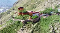 航拍-坐落在拉萨市色拉寺后山东北侧山包的普布觉寺