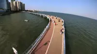 北海黄金北岸海上观光栈道【人工不间断遥控的模型航空器】