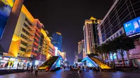 夜游深圳华强北商业街，男人的电子购物天堂 | 4K中国