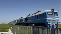 前往乌兰巴托第二集：您去过二连浩特市国门风景区吗？接下来带大家看看蒙方火车进入二连浩特国门景区