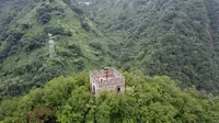 古大散关   宝鸡西南二十多公里，南宋抗金入川第一道关口（第二道为宝鸡凤县南的柴关岭），抗金名将吴玠、吴璘兄弟在此击败金兵。散关山上石刻“天下奇山” 华国锋题词
