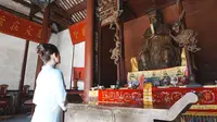 云南石羊古镇700年历史文庙，保存最好的孔子铜像