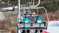 【万物皆可pov】奥悦碾子山国际滑雪场中级道索道前方展望