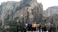 游玩栖霞天崮山