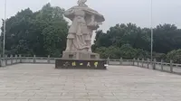 参观明末英雄袁崇焕纪念园，发扬他抗击满清的爱国主义精神