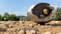 吉林玄天岭风景区，登上观景台欣赏远处的山脉