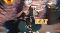 天津欢乐谷NPC要饭拉二胡