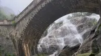 雨季的云步桥，是泰山独有的浪漫⛰️#泰山#云步桥#瀑布