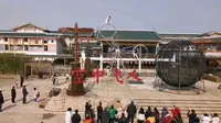龙虎山古越水街，杂技表演，惊心动魄。