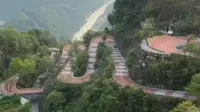 23-4-20 16:18～18:52观矮寨悬崖栈道、矮寨大桥、矮寨盘山公路——位于湖南省湘西土家族苗族自治州吉首市矮寨镇德夯大峡谷。