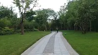 扬州迎宾馆紧邻扬州瘦西湖公园，宾馆园林可以逛好久，美不胜收。