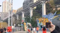 李子坝观景平台，拍照真方便