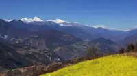 在石棉县安顺场观贡嘎群峰