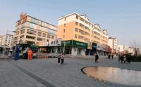 山东文登步行街，文登人气最火爆的一条街，街上全是威海土味方言