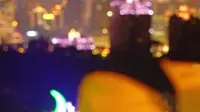 在重庆南山荒野茶摊喝茶、吃烤肉，观来福士夜景