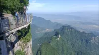 张家界天门山玻璃栈道