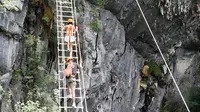 五一假期不知道去哪玩，那就来乳源仙门奇峡，仙门峡下看风景#乳源仙门奇峡 #韶关 #五一去哪里玩 #石洞景区