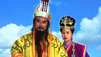 玉女爱上凡间大王，玉帝一怒之下，将二人化成了大王峰和玉女峰！