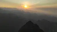 登华山之巅，赏西峰日落