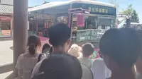 这也能拍？不走回头路[ POV733 ]张家界公交环保客运 黄石寨上索站开往武陵源区 前方展望原速公交POV
