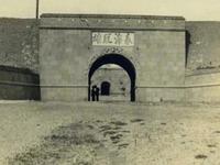 烟台东炮台新老照片对比