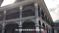 在遵义会议纪念馆，听讲解员详细讲解遵义会议历史