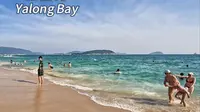 天下第一湾【亚龙湾】海滩漫步。