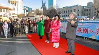 跟着演出游天津丨无处不沉浸2026“戏聚天津·无处不沉浸”主题活动火热进行，百年洋楼间响起经典咏叹调，意风区马可波罗广场引起市民驻足围观
