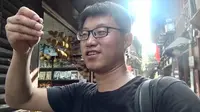 湖南凤凰古城的街头美味, 满城寻找活虾饼与米粉!