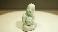 #人文社科之光  博物馆里的文化符号 《宋小鞠的奇妙社科之旅》 淮北市博物馆镇馆之宝 ----北宋景德镇窑青白釉抱鞠童