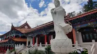 滇之腹地之旅 楚雄-紫溪山-紫顶寺 小众景点 在原始森林中的古寺 山中有灵 朝拜祈福 观寺院边坐落的古树群 开眼界 感沧桑