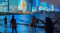 青岛第三海水浴场夜晚氛围太绝了，一定要和喜欢的人打了一次！