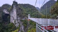 柳州融安县石门仙湖景区玻璃栈道