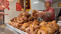 中国西安早市美食，每周只开两天的西仓集市，水煎包，河南胡辣汤，西安肉丸糊辣汤，本地人最爱的卤汁凉粉，非常酥脆的香酥牛肉饼，现炸现卖的各种丸子，配料丰富的菜夹馍