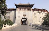 实拍洛阳丽景门，完全的仿古建筑，真没必要买门票登城楼