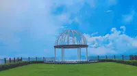 三亚亚龙湾热带森林公园，淡季来玩很便宜，游客也很少，适合来拍拍婚纱照和观赏自然风光