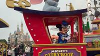 上海迪士尼十岁生日 新版米奇童话专列 十周年庆服装 全新疯狂动物城花车