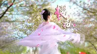樱花如雪，裙摆摇曳。沙洋的春天，是看不腻的粉色盛宴。#厚道荆门 #沙洋 #踏青赏花 #樱花部落