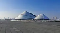 哈尔滨文化中心湿地，大剧院隐于自然景观中，这设计也是绝了