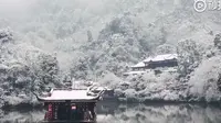 都江堰青城山景区的月城湖