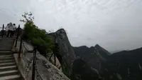 自北峰过擦耳崖后看华山全景