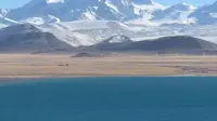 全世界唯一一个有8000米雪山的大湖，佩枯错。