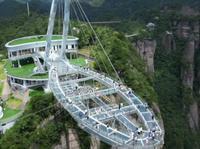 台州神仙居景区，建议从南门上。